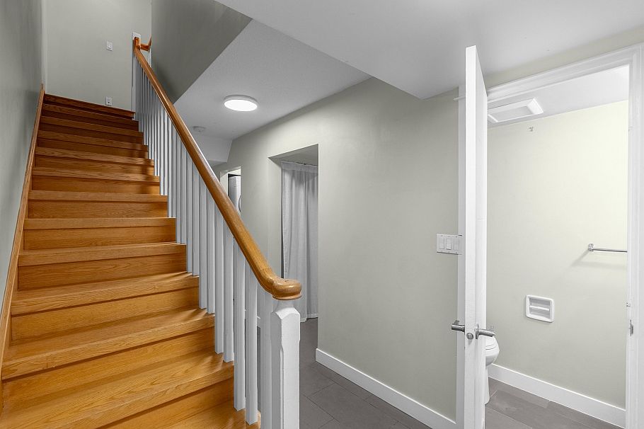 2645 Westview Drive North Vancouver, BC - 5