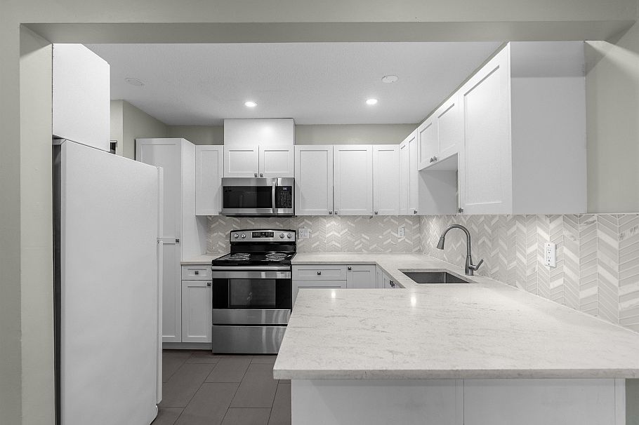 2645 Westview Drive North Vancouver, BC - 6