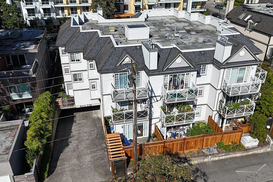 106 1868 E 11th Avenue Vancouver, BC - 2