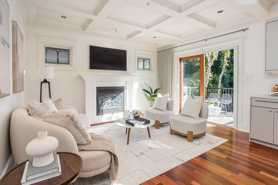 3242 W 3rd Avenue Vancouver, BC - 16