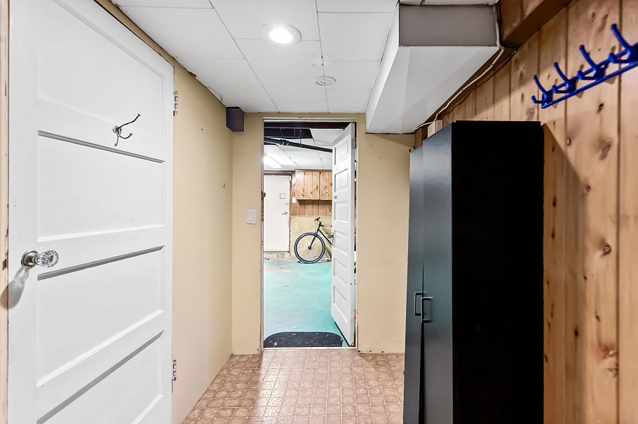 2846 W 8th Avenue Vancouver, BC - 21