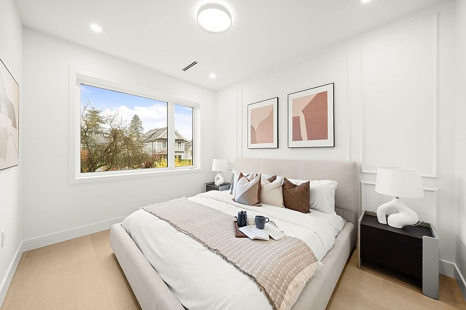 1095 E 14th Avenue Vancouver, BC - 22