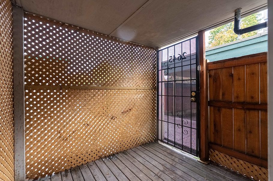 2645 Westview Drive North Vancouver, BC - 27