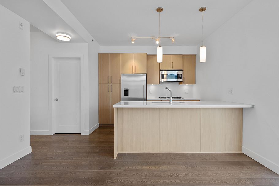 402 5325 West Boulevard Vancouver, BC - 8