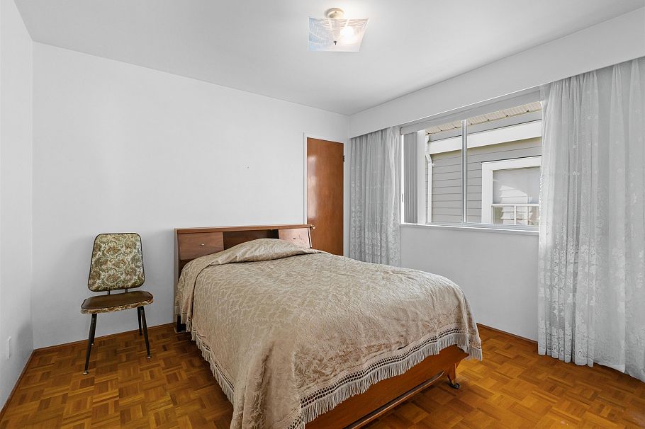 2240 E 6th Avenue Vancouver, BC - 13