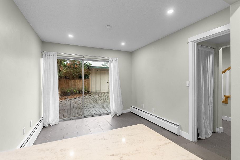 2645 Westview Drive North Vancouver, BC - 10