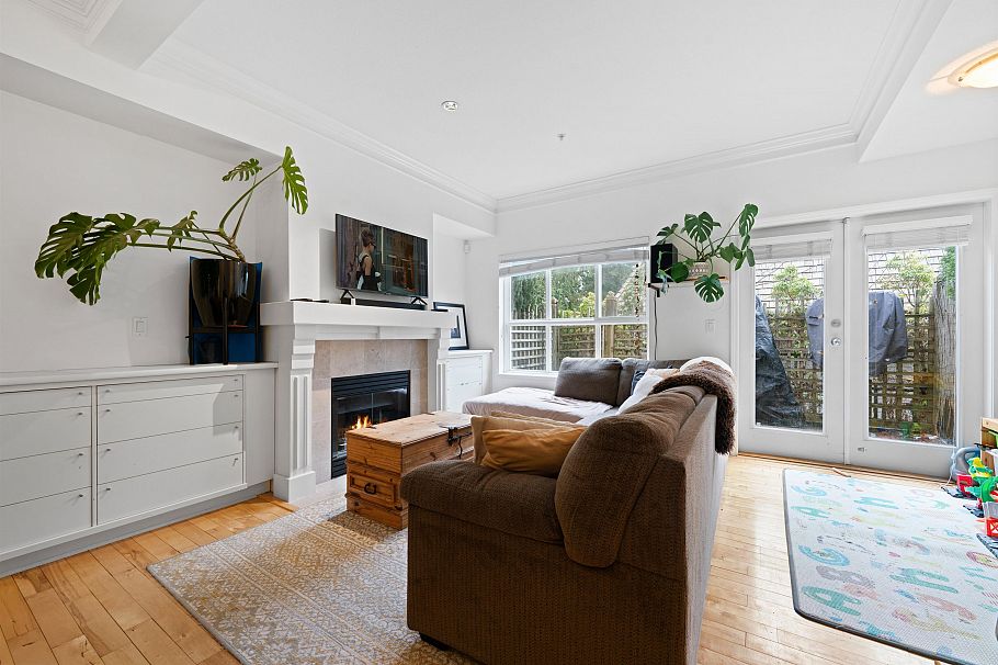 6 2688 Mountain Highway North Vancouver, BC - 4