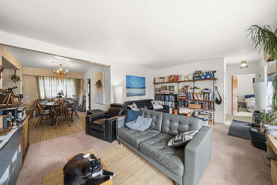 4561 Manor Street Vancouver, BC - 18