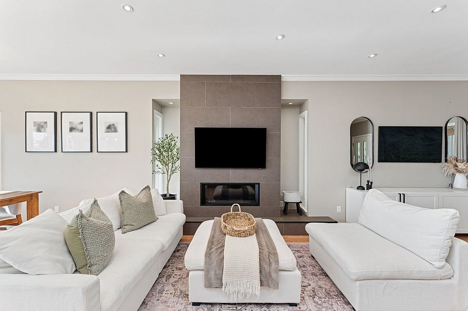 333 E Keith Road North Vancouver, BC - 6