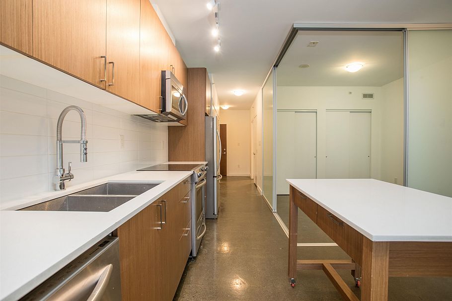 310 221 Union Street Vancouver, BC - 19