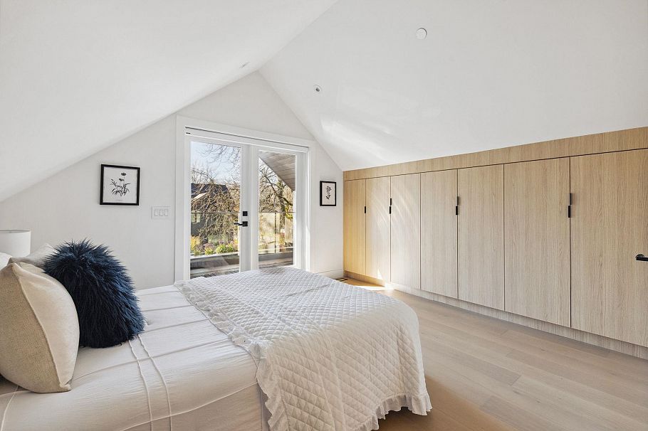 1 3081 West 14th Avenue Vancouver, BC - 24