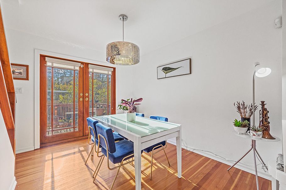 3576 W 17th Avenue Vancouver, BC - 9