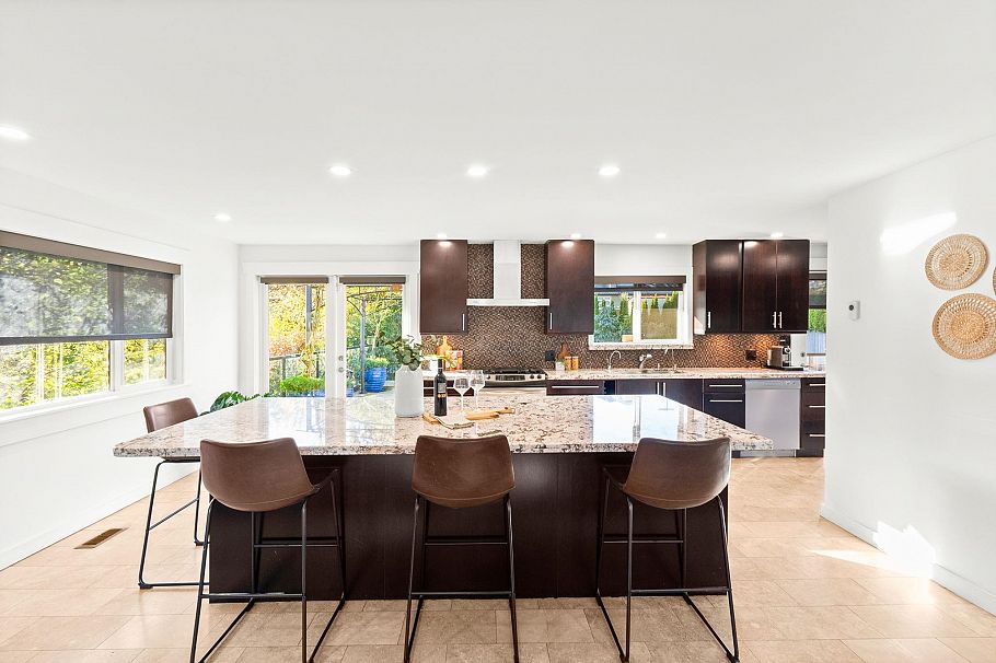 463 Beachview Drive North Vancouver, BC - 11