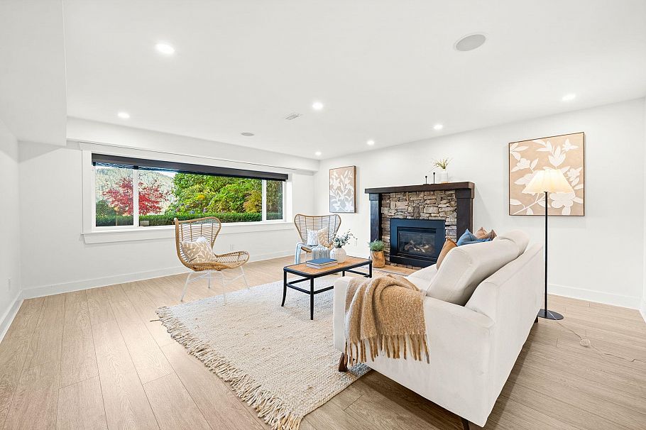 463 Beachview Drive North Vancouver, BC - 25