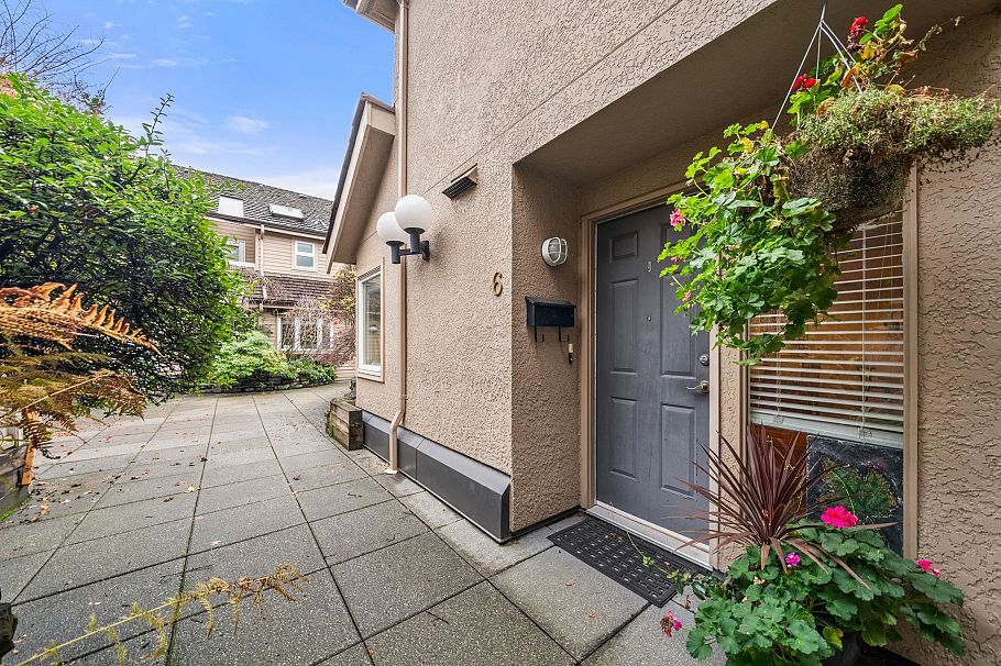 6 230 W 15th Street North Vancouver, BC - 36