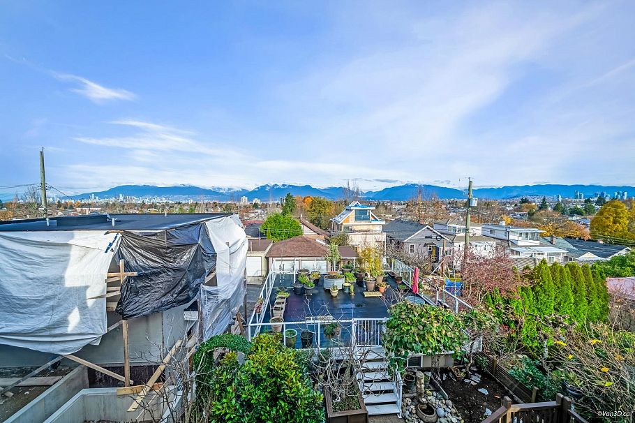 1627 E 34th Avenue Vancouver, BC - 24
