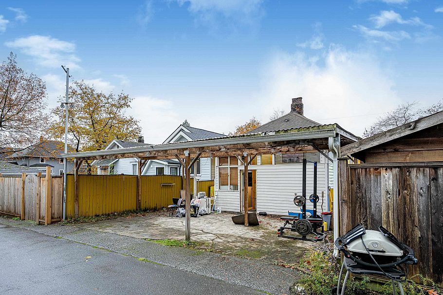 3838 Inverness Street Vancouver, BC - 38