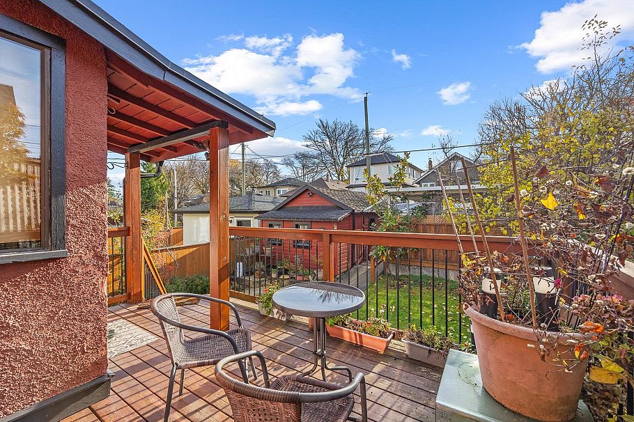 3576 W 17th Avenue Vancouver, BC - 25