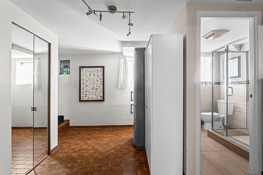 2240 E 6th Avenue Vancouver, BC - 14