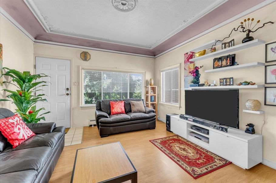 2168 Renfrew Street Vancouver, BC - 4