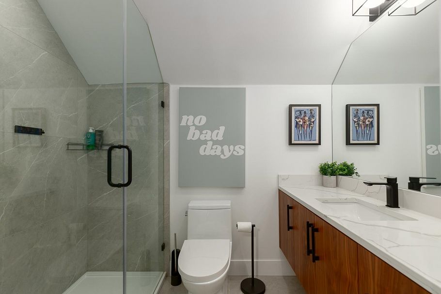 959 E 13th Avenue Vancouver, BC - 24