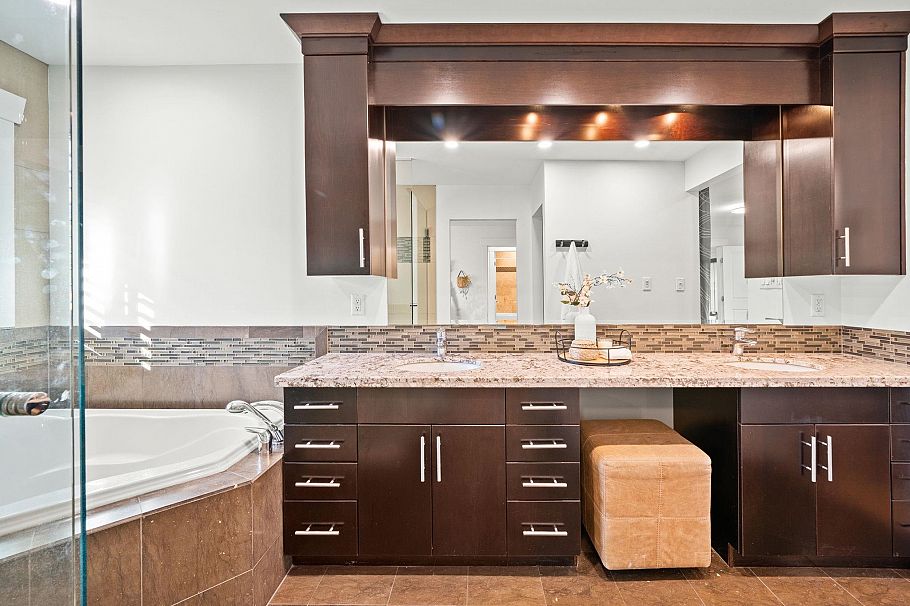 463 Beachview Drive North Vancouver, BC - 20