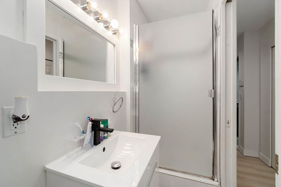 456 Montroyal Boulevard North Vancouver, BC - 29