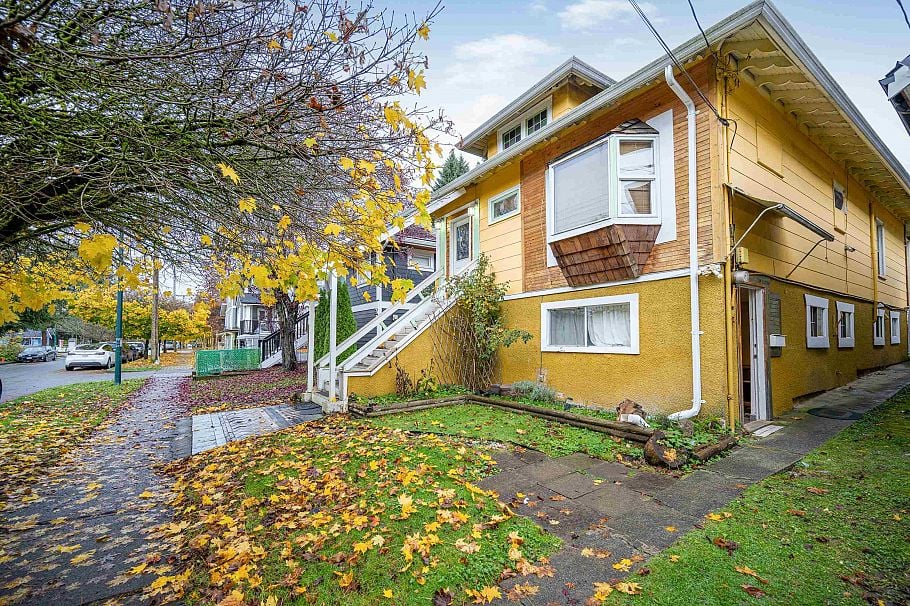 3838 Inverness Street Vancouver, BC - 2
