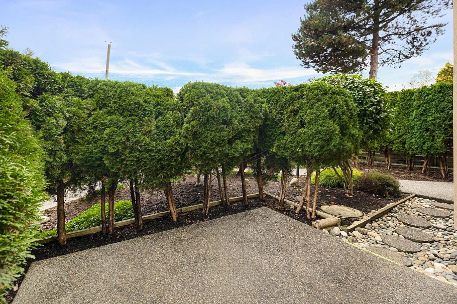 2718 W 3rd Avenue Vancouver, BC - 22