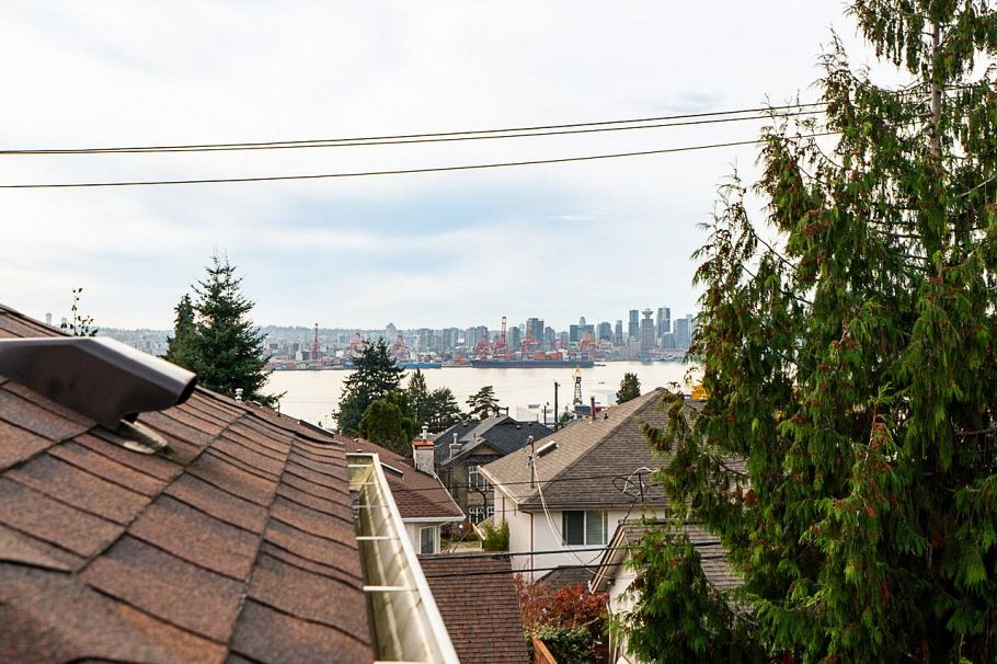 323 E Keith Road North Vancouver, BC - 16