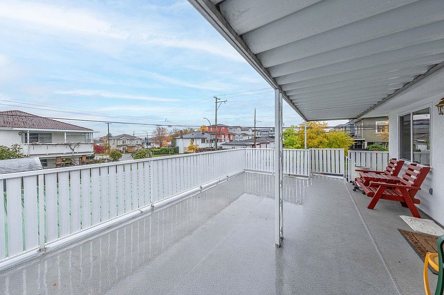 3099 E 18th Avenue Vancouver, BC - 21