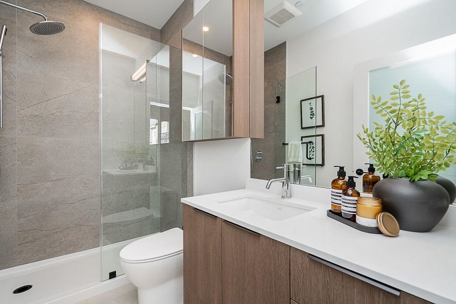 2462 Adanac Street Vancouver, BC - 12