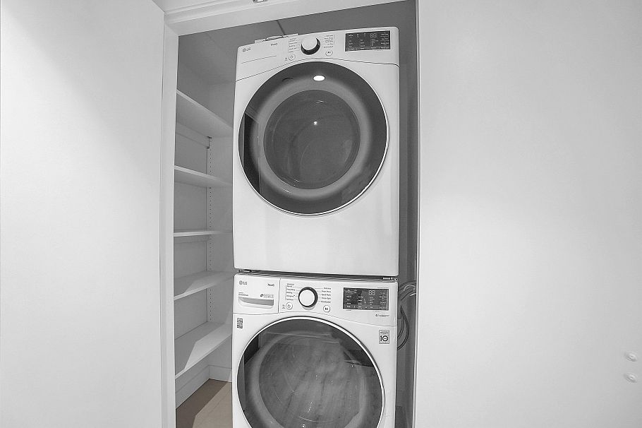 602 1500 Fern Street North Vancouver, BC - 33