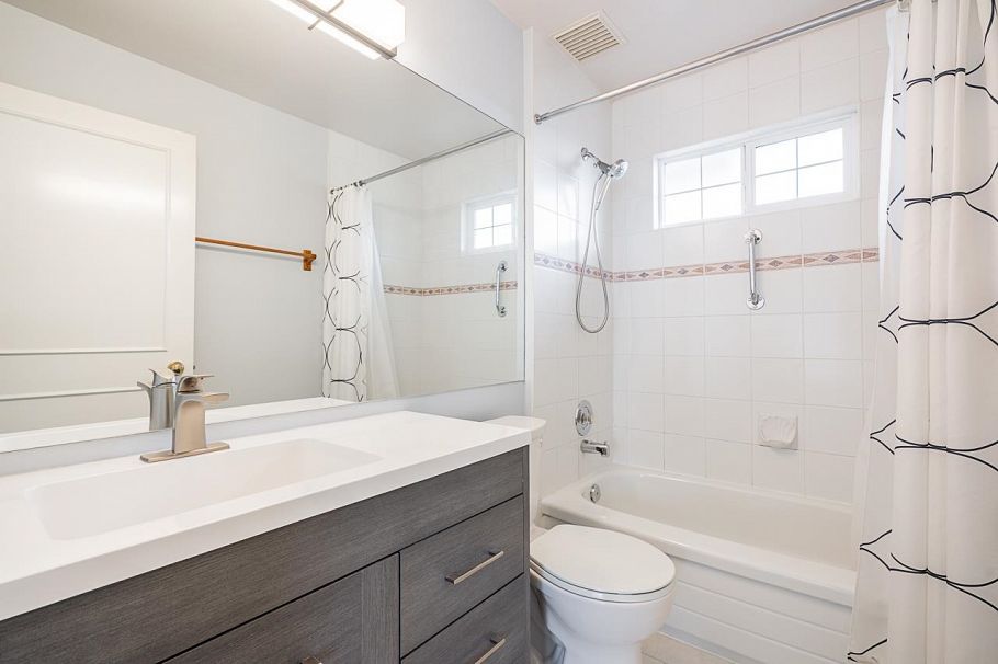 323 E Keith Road North Vancouver, BC - 15