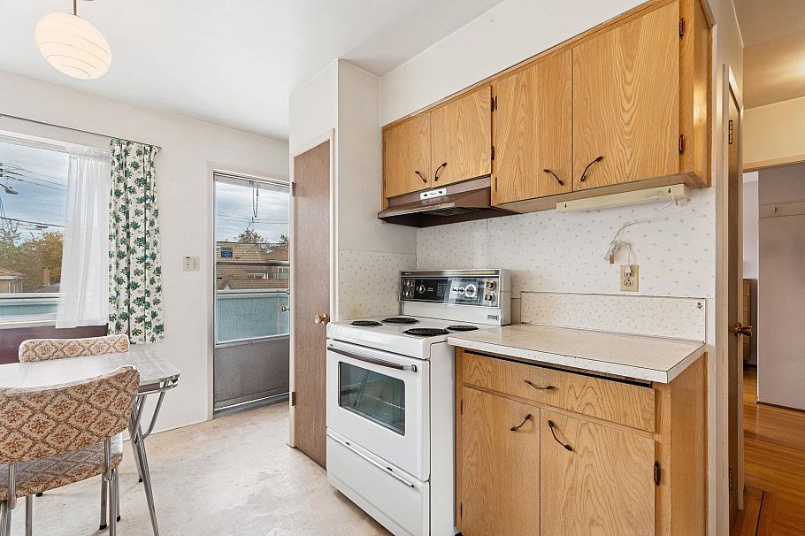 3129 E 23 Avenue Vancouver, BC - 16