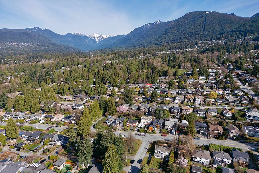 445 W Queens Road North Vancouver, BC - 20