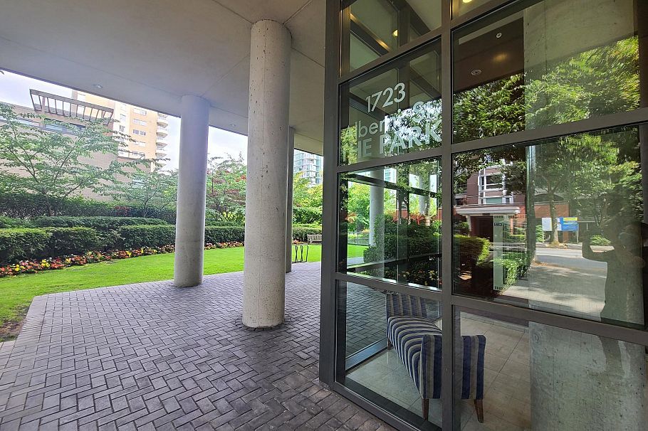 1001 1723 Alberni Street Vancouver, BC - 2