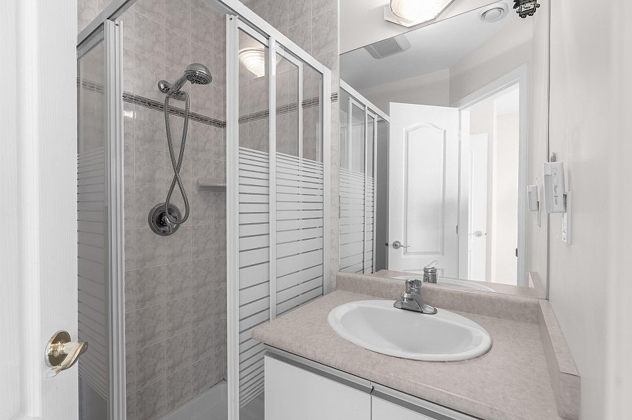 2249 Fraserview Drive Vancouver, BC - 17