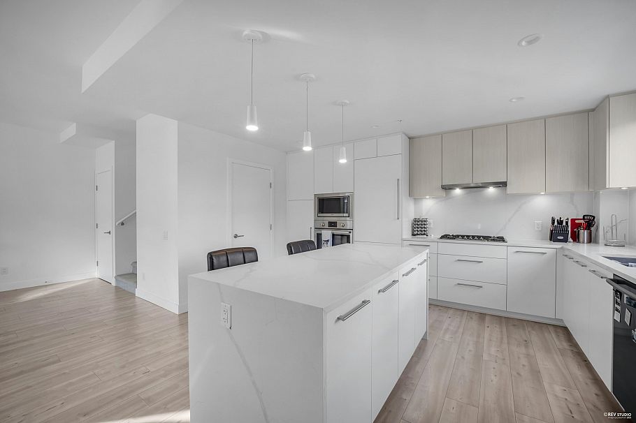 247 2035 Glenaire Drive North Vancouver, BC - 4