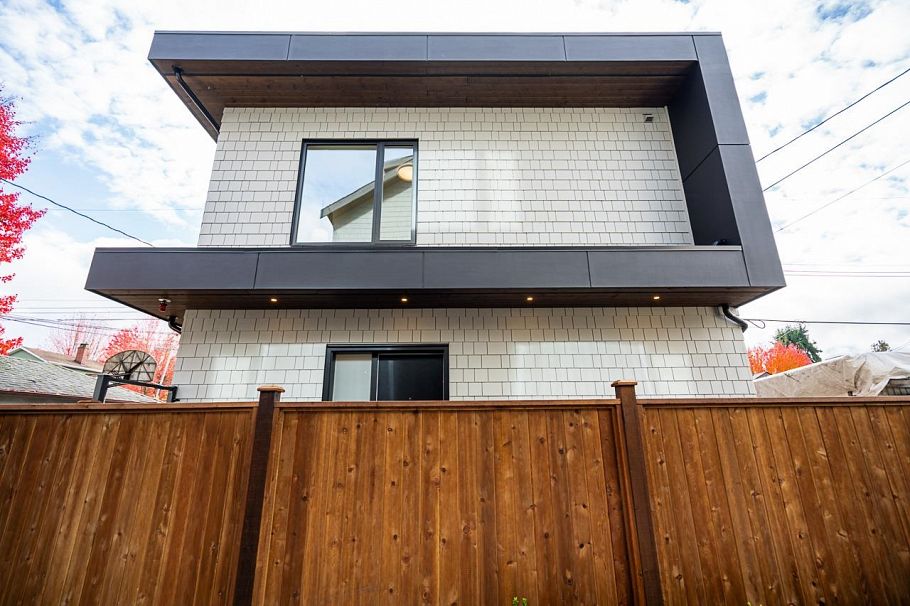 2462 Adanac Street Vancouver, BC - 2