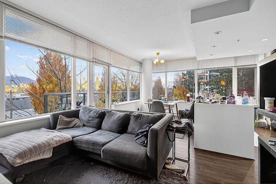 210 1777 W 7th Avenue Vancouver, BC - 4