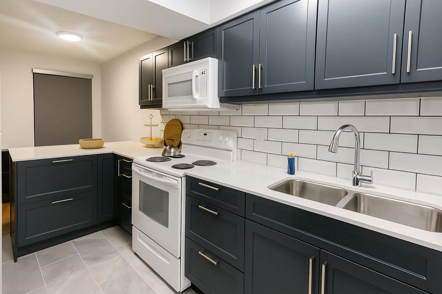 312 1215 Pacific Street Vancouver, BC - 3