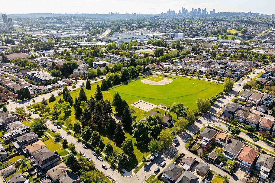 3089 E 1st Avenue Vancouver, BC - 24