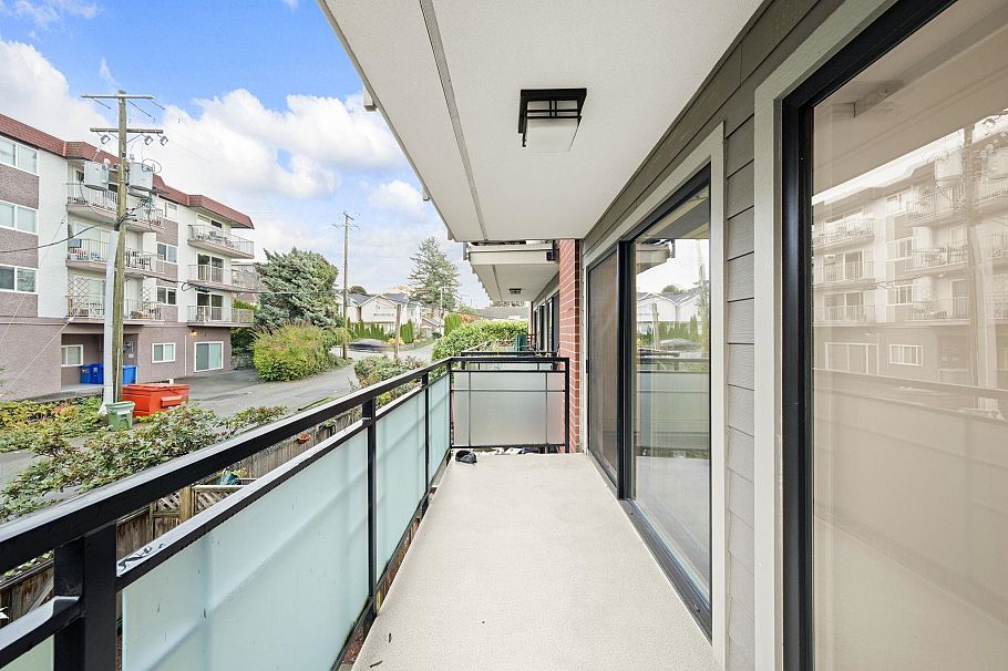 207 360 E 2nd Street North Vancouver, BC - 23