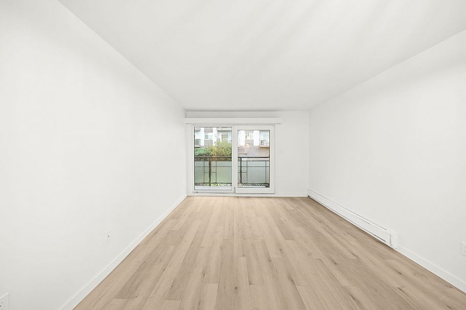 207 360 E 2nd Street North Vancouver, BC - 17