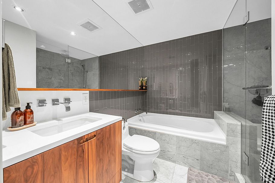 1907 788 Richards Street Vancouver, BC - 18