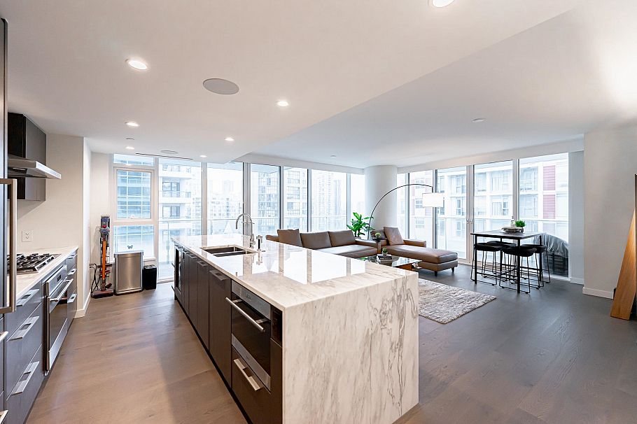 1502 1335 Howe Street Vancouver, BC - 1