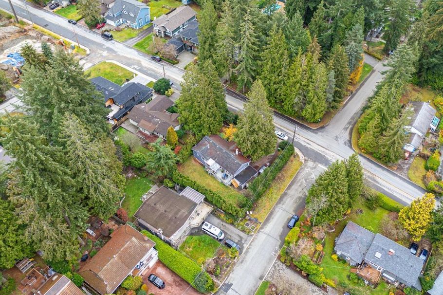 3129 Princess Avenue North Vancouver, BC - 22