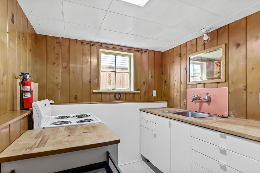 2846 W 8th Avenue Vancouver, BC - 22