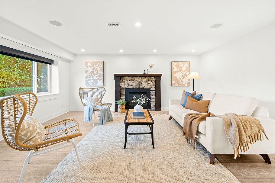 463 Beachview Drive North Vancouver, BC - 27